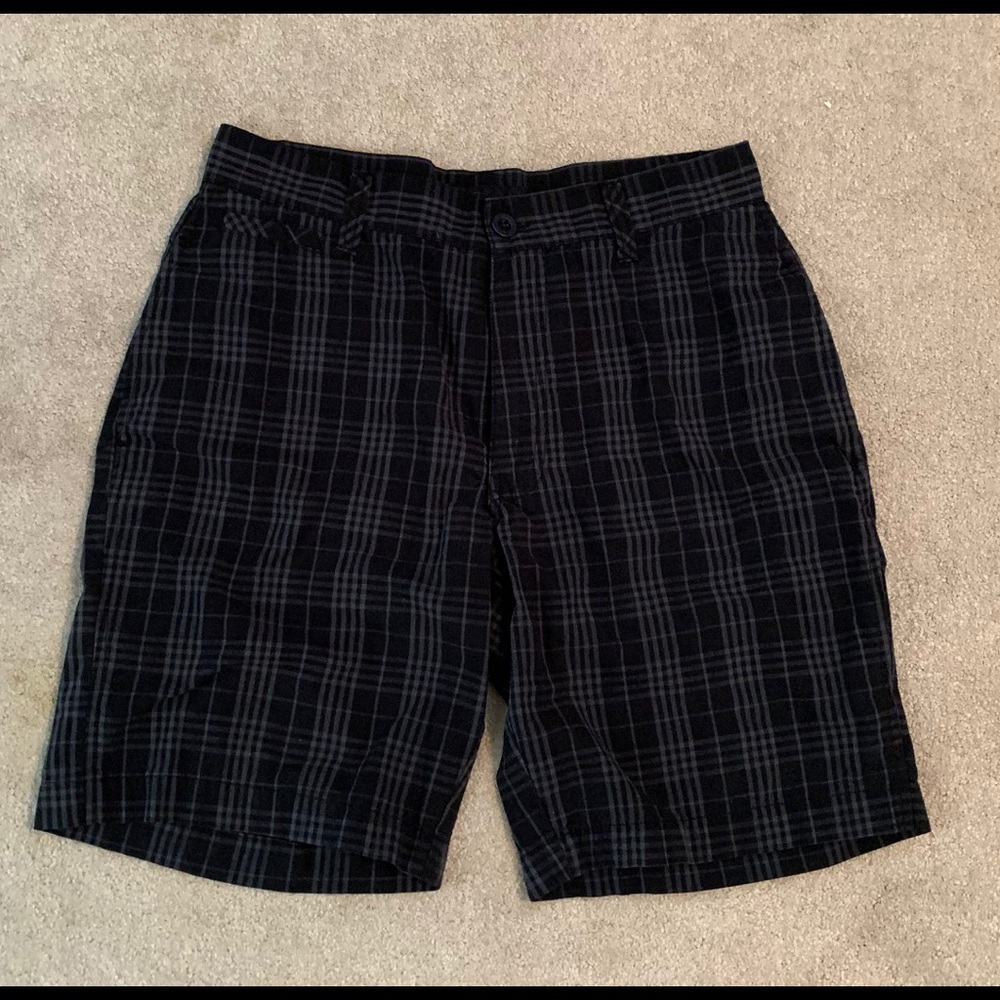 Men’s shorts size 32 point zero